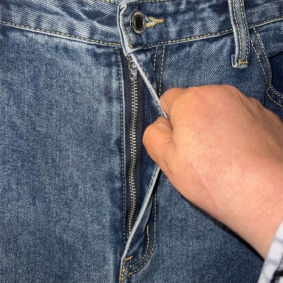 Pretty Little Thing Women's Size 14 Blue Straight Jeans Medium Wash - Picture 7 of 9